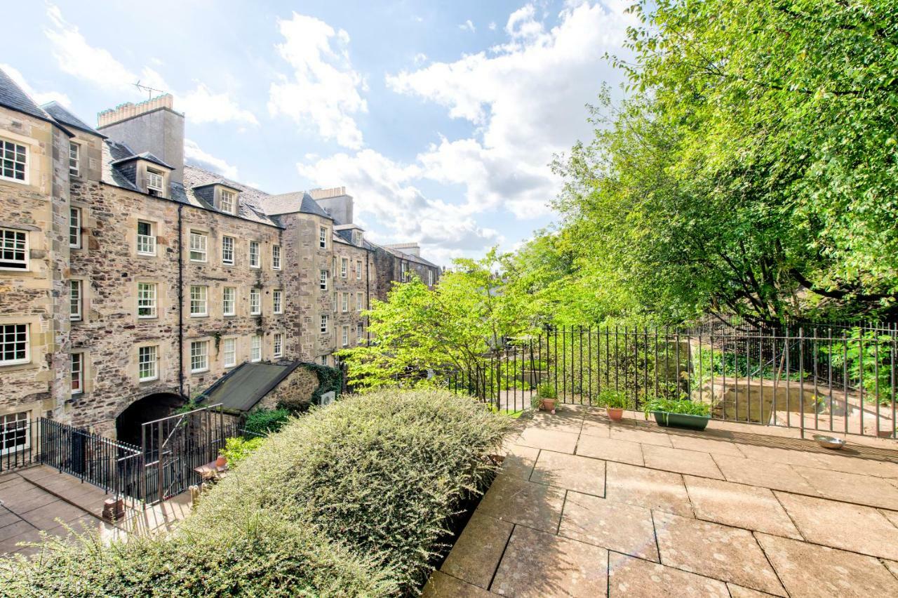 Stunning Studio Apartment Castle View Edinburgh Exterior photo